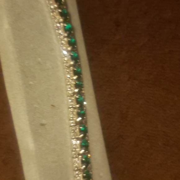 Man-made emerald - Picture 6 of 6